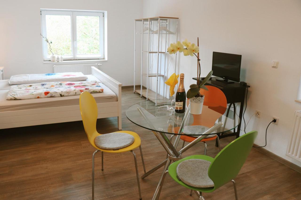 Helles Apartment Fuer 1-2 Pers. Mit Parkplatz Und Wifi Kraiburg am Inn Екстериор снимка